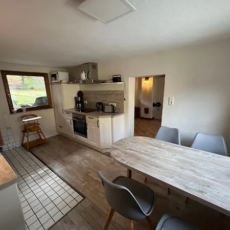 300 Jahre Altes Renoviertes Fachwerkhaus Дом отдыха Peterslahr