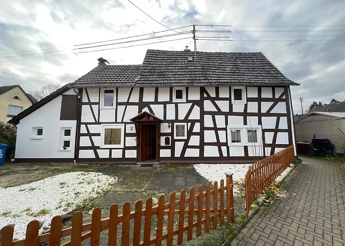 300 Jahre Altes Renoviertes Fachwerkhaus Ferienhaus Peterslahr